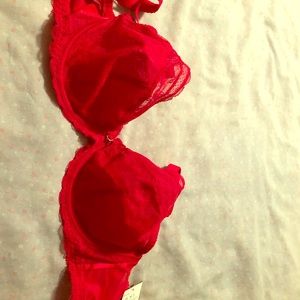 Chantelle Red lace bra 3641 size 30H